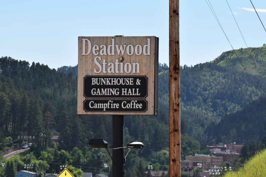 موتيل Deadwood Station Bunkhouse And Gambling Hall المظهر الخارجي الصورة